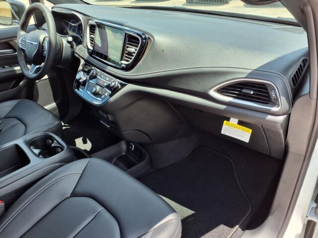 2025 Chrysler Pacifica Select  TX
