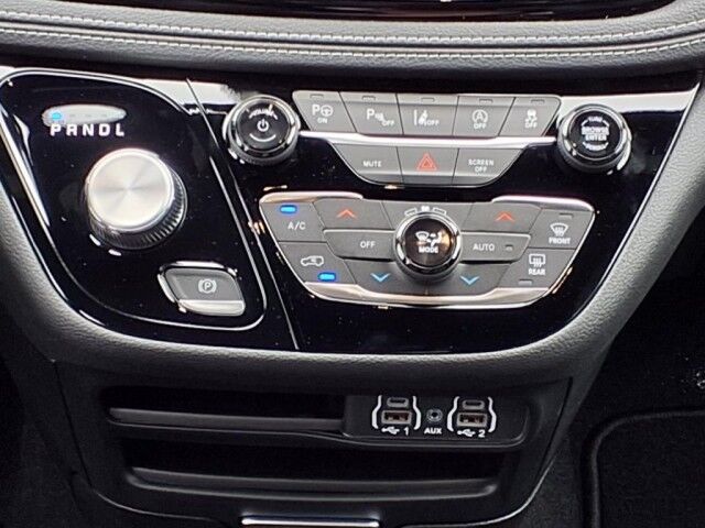 2025 Chrysler Pacifica Select  TX