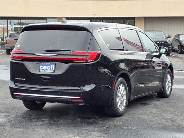 2025 Chrysler Pacifica Select  TX
