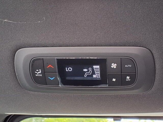 2025 Chrysler Pacifica Select  TX