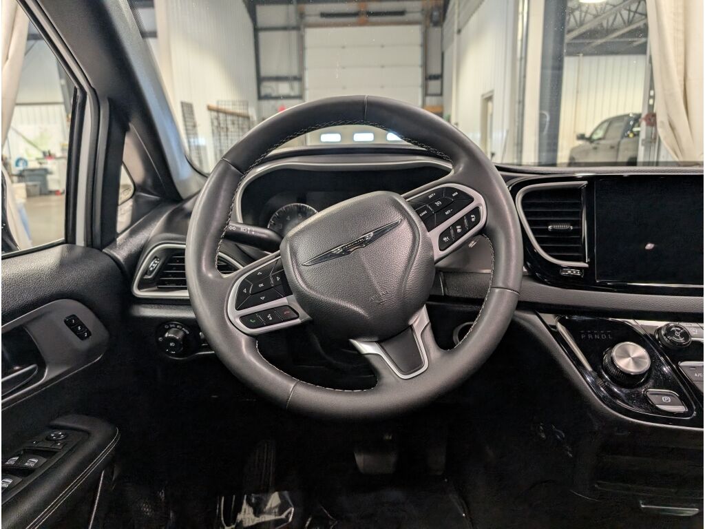 2025 Chrysler Pacifica Select Bozeman MT