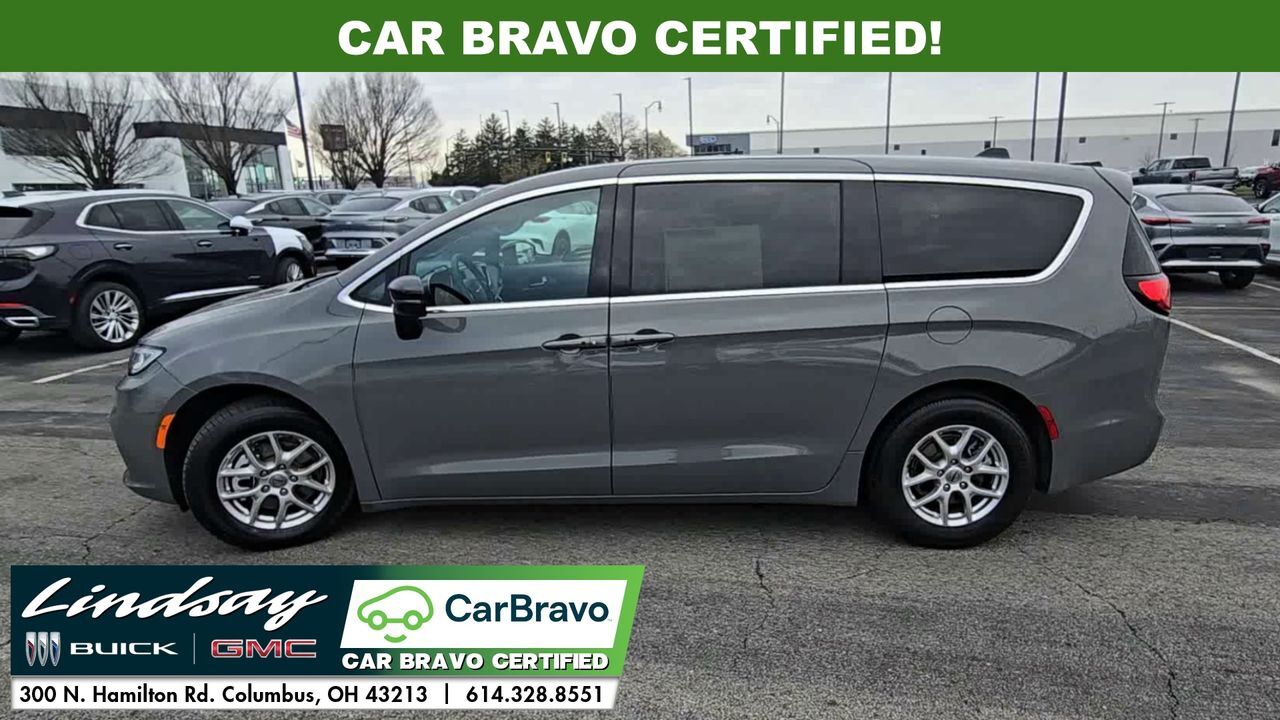 2025 Chrysler Pacifica Select Columbus OH