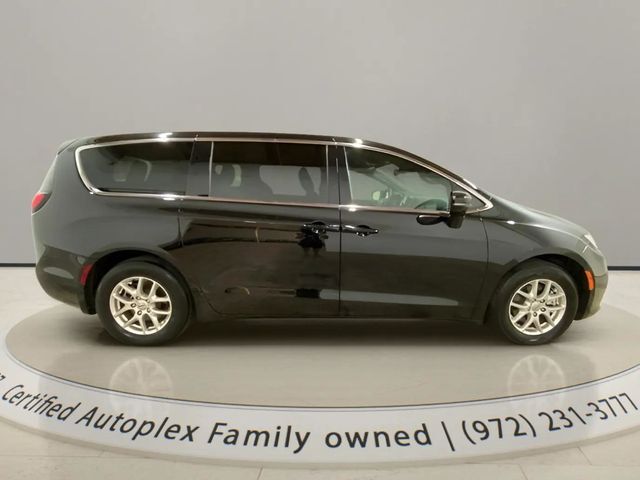 2025 Chrysler Pacifica Select Dallas TX