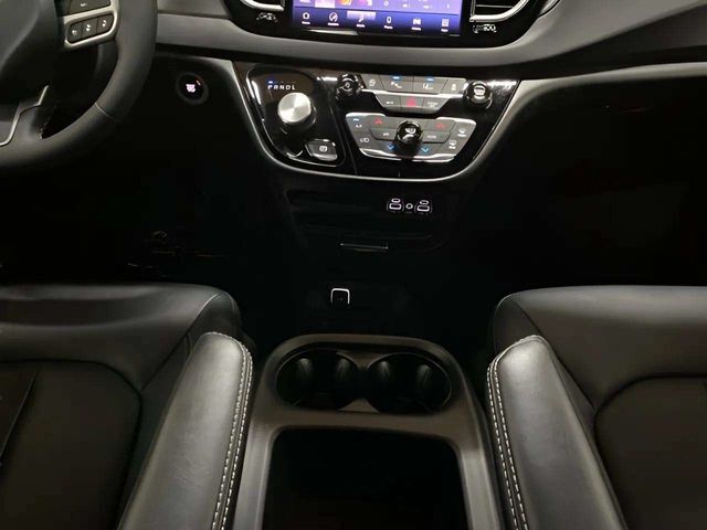 2025 Chrysler Pacifica Select Dallas TX
