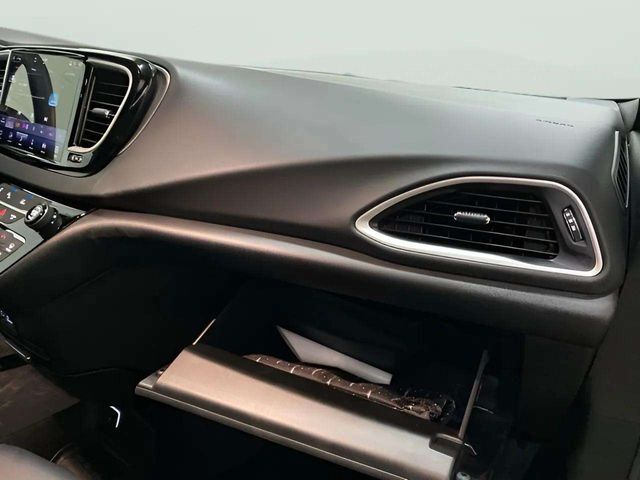 2025 Chrysler Pacifica Select Dallas TX
