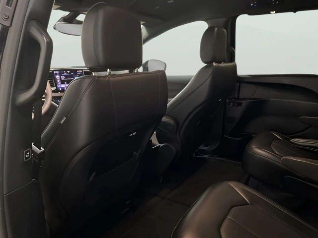 2025 Chrysler Pacifica Select Dallas TX