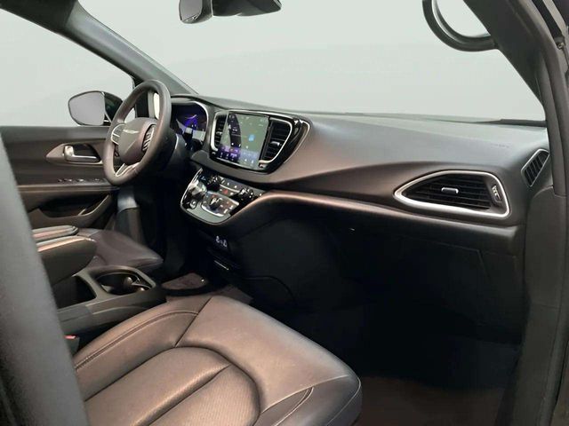 2025 Chrysler Pacifica Select Dallas TX