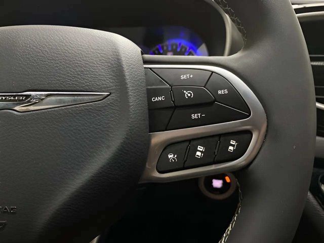 2025 Chrysler Pacifica Select Dallas TX