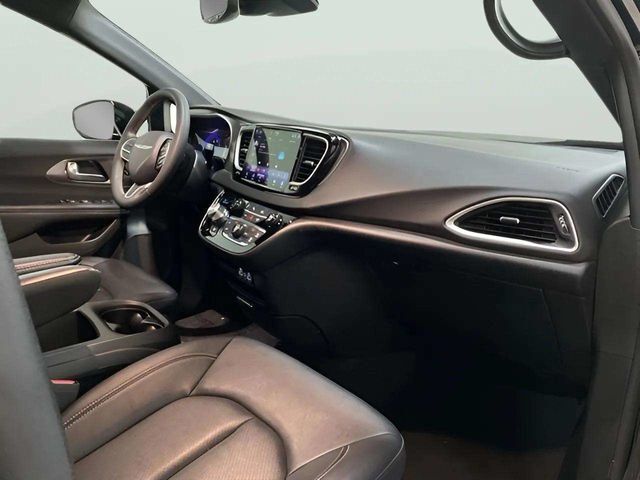 2025 Chrysler Pacifica Select Dallas TX