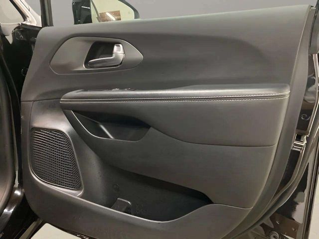 2025 Chrysler Pacifica Select Dallas TX
