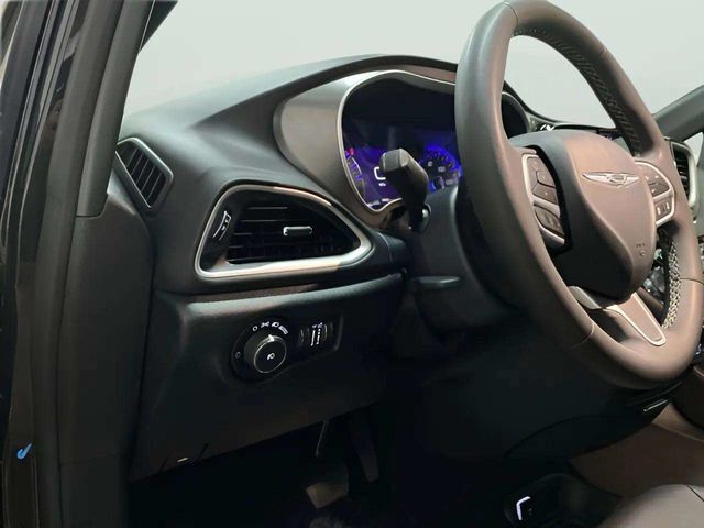 2025 Chrysler Pacifica Select Dallas TX