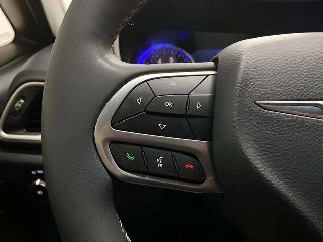 2025 Chrysler Pacifica Select Dallas TX