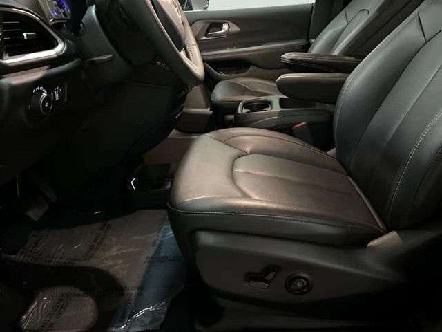 2025 Chrysler Pacifica Select Dallas TX