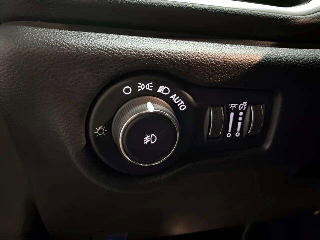 2025 Chrysler Pacifica Select Dallas TX