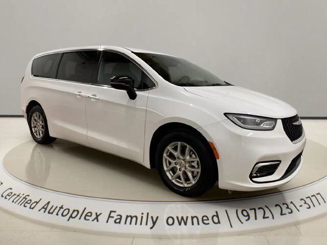2025 Chrysler Pacifica Select Dallas TX
