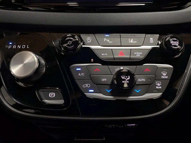 2025 Chrysler Pacifica Select Dallas TX