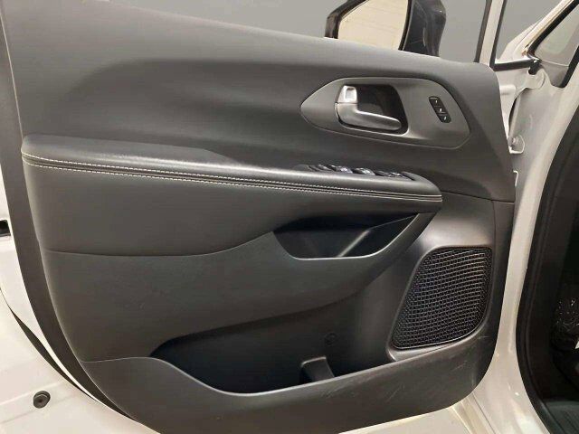 2025 Chrysler Pacifica Select Dallas TX
