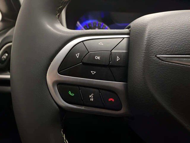 2025 Chrysler Pacifica Select Dallas TX