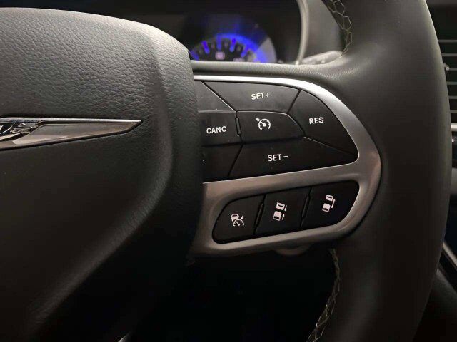 2025 Chrysler Pacifica Select Dallas TX