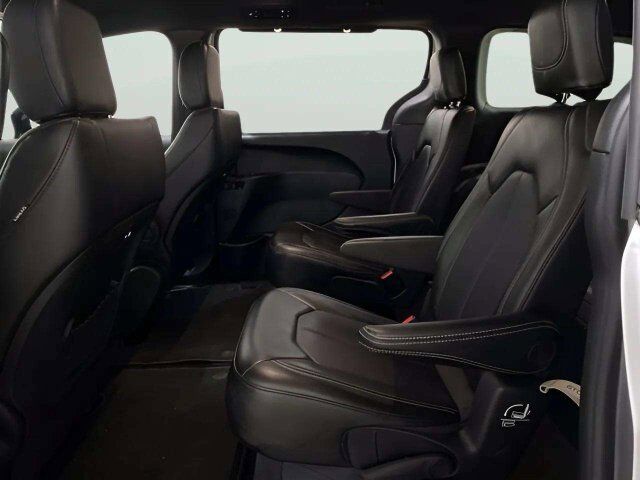 2025 Chrysler Pacifica Select Dallas TX