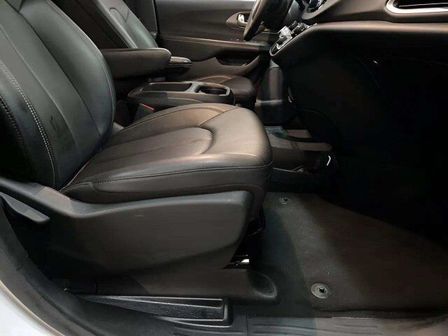 2025 Chrysler Pacifica Select Dallas TX