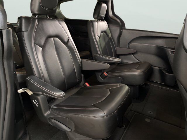2025 Chrysler Pacifica Select Dallas TX