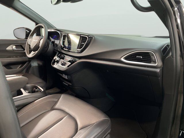 2025 Chrysler Pacifica Select Dallas TX