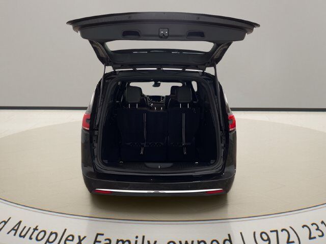 2025 Chrysler Pacifica Select Dallas TX