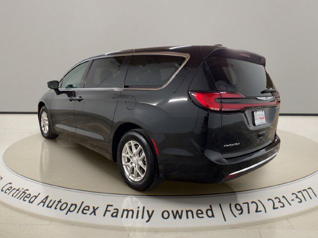 2025 Chrysler Pacifica Select Dallas TX