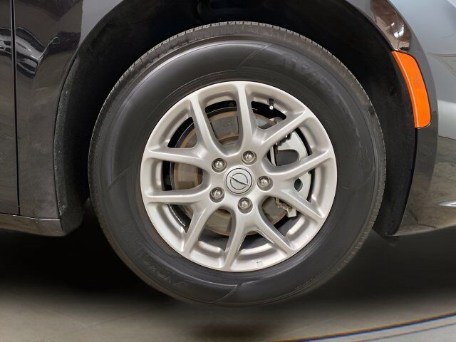 2025 Chrysler Pacifica Select Dallas TX