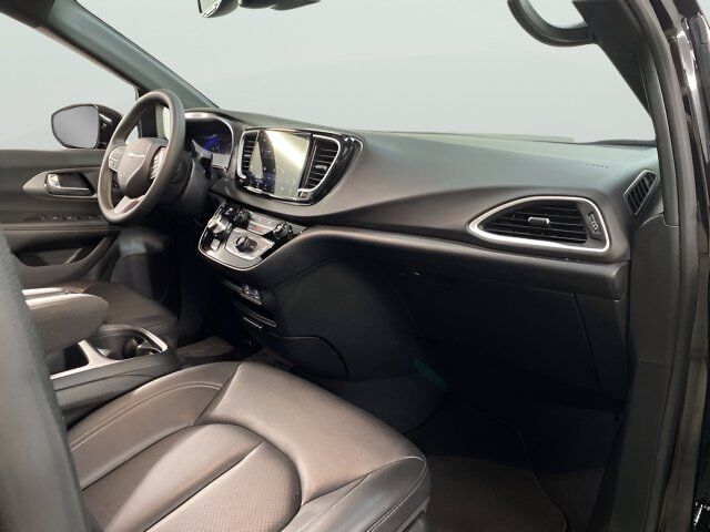 2025 Chrysler Pacifica Select Dallas TX