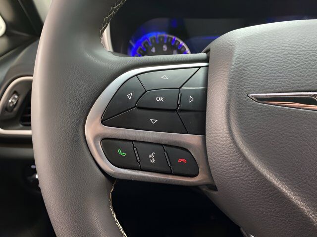2025 Chrysler Pacifica Select Dallas TX