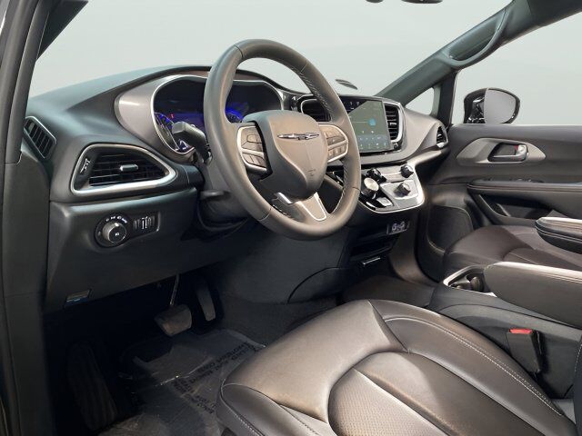 2025 Chrysler Pacifica Select Dallas TX