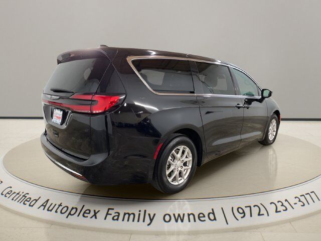 2025 Chrysler Pacifica Select Dallas TX