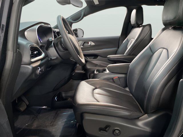 2025 Chrysler Pacifica Select Dallas TX
