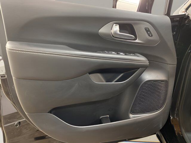 2025 Chrysler Pacifica Select Dallas TX