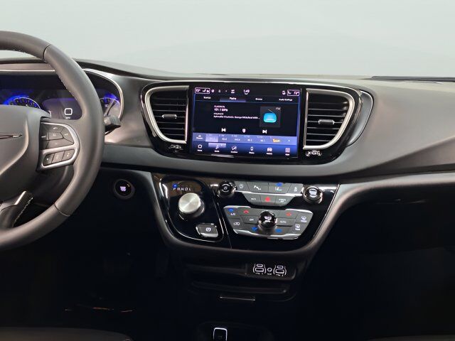 2025 Chrysler Pacifica Select Dallas TX