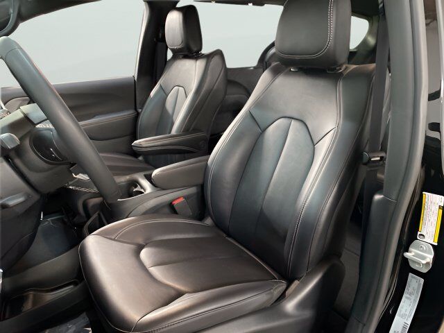 2025 Chrysler Pacifica Select Dallas TX