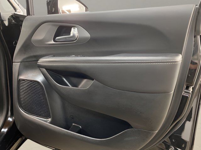 2025 Chrysler Pacifica Select Dallas TX