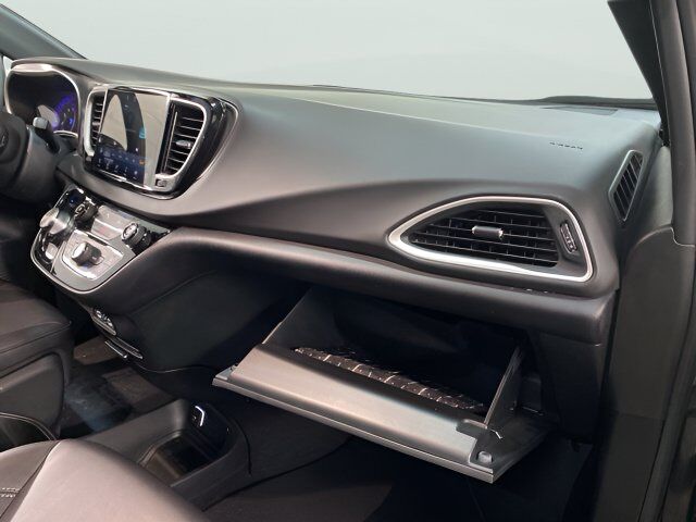 2025 Chrysler Pacifica Select Dallas TX