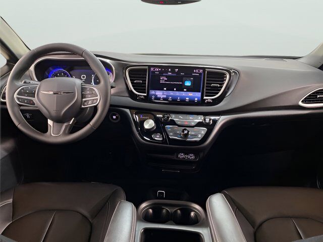 2025 Chrysler Pacifica Select Dallas TX