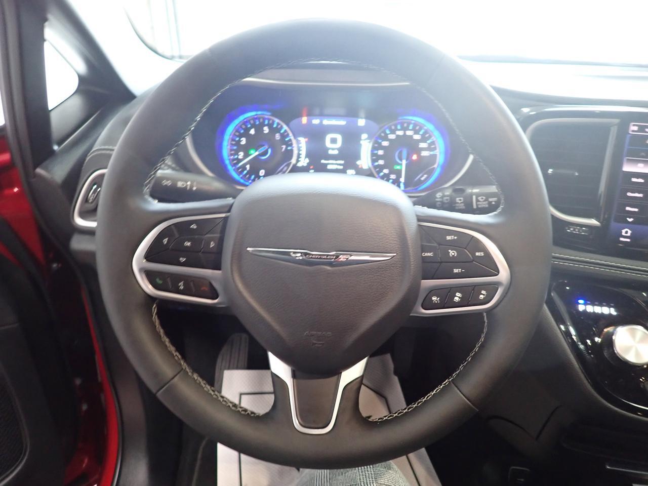 2025 Chrysler Pacifica Select FWD LEATHER Listowel ON