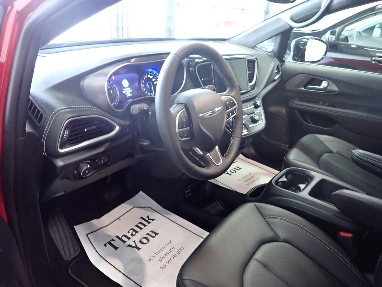 2025 Chrysler Pacifica Select FWD LEATHER Listowel ON