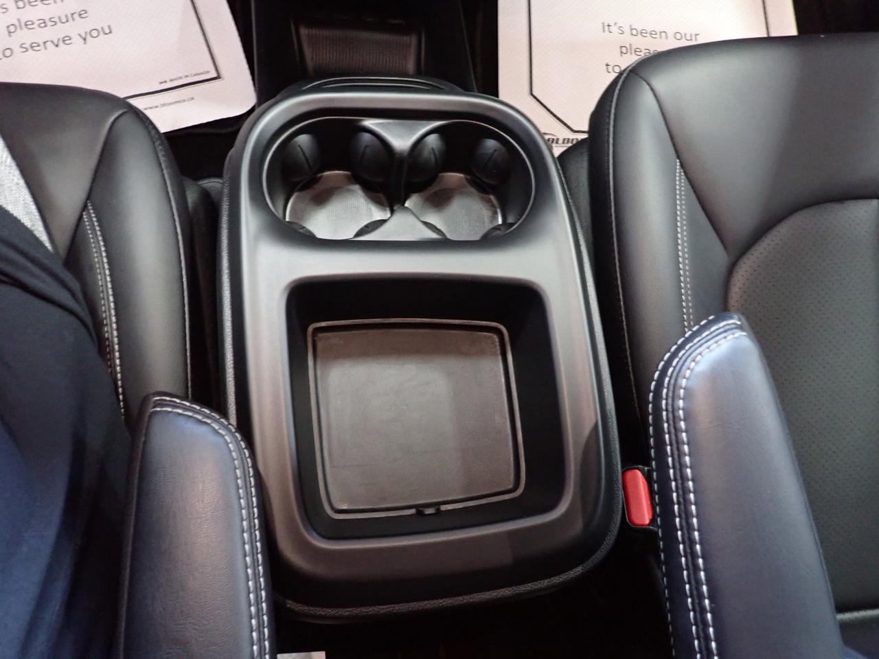 2025 Chrysler Pacifica Select FWD LEATHER Listowel ON