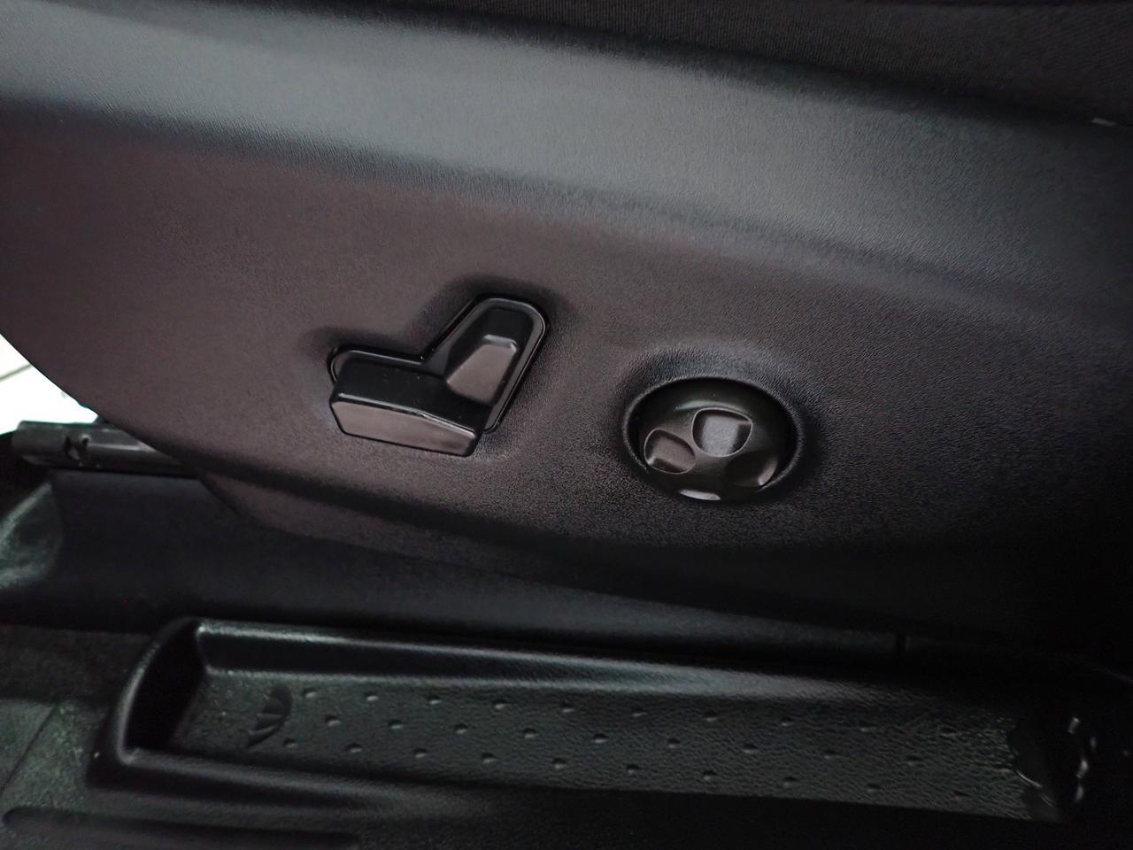 2025 Chrysler Pacifica Select FWD LEATHER Listowel ON