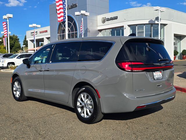 2025 Chrysler Pacifica Select Folsom CA