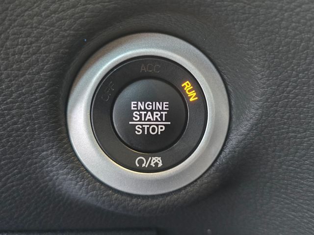 2025 Chrysler Pacifica Select Folsom CA