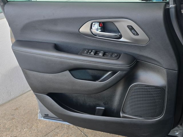 2025 Chrysler Pacifica Select Folsom CA