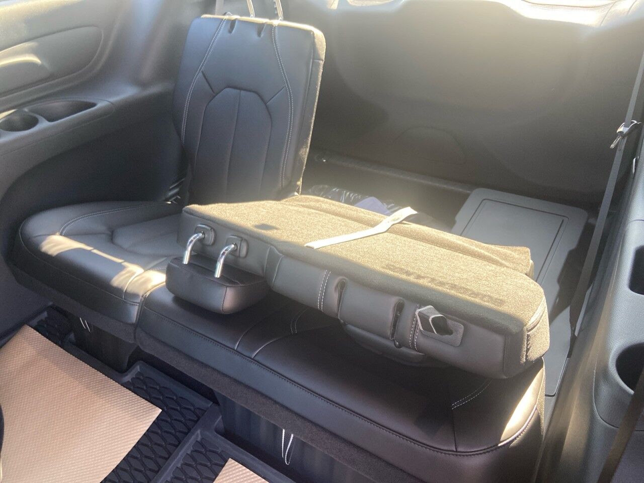 2025 Chrysler Pacifica Select High Level AB
