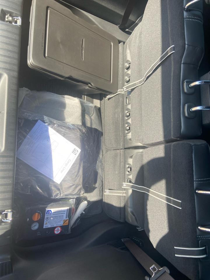 2025 Chrysler Pacifica Select High Level AB